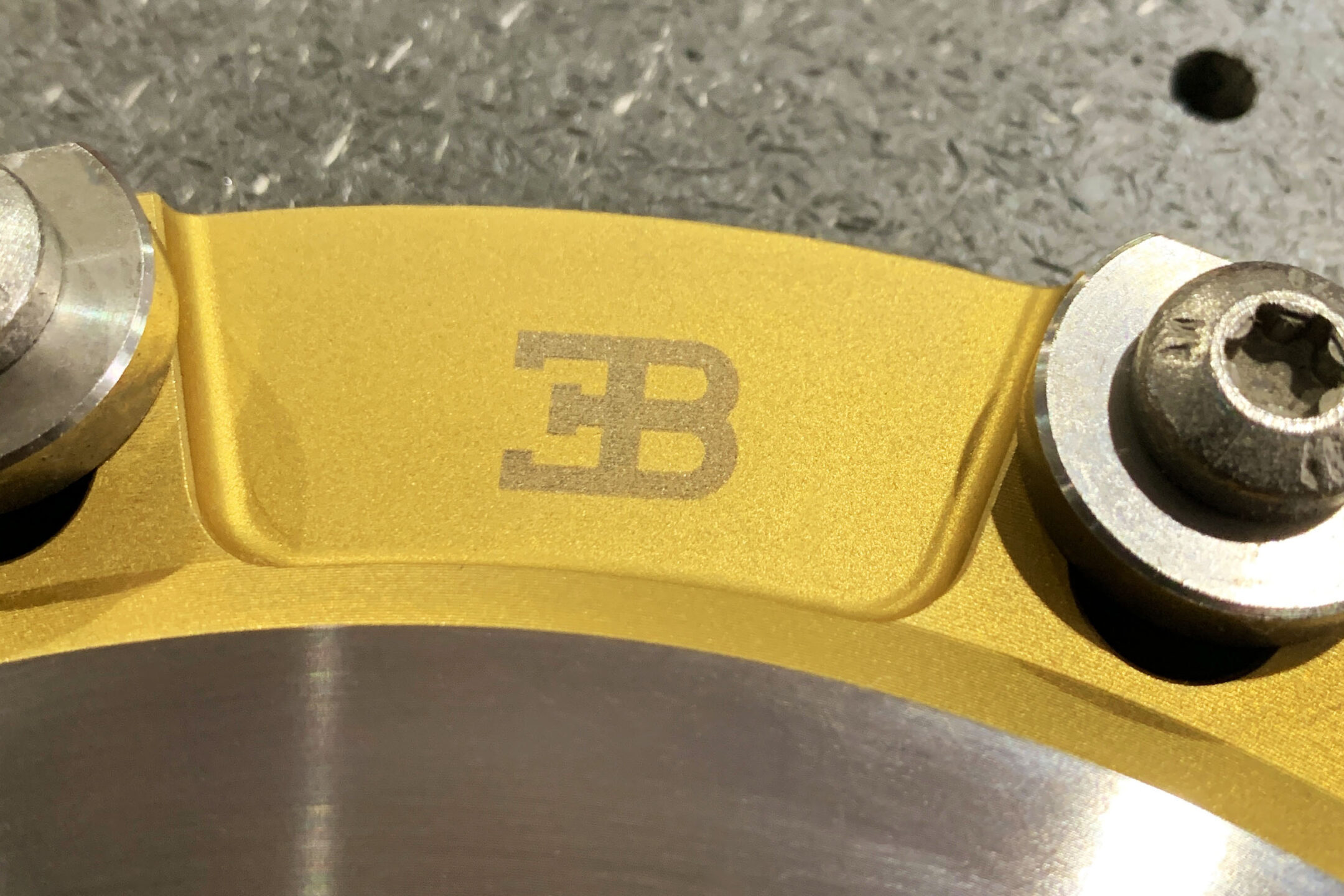 Bugatti Service garage in UK by Supercar Service